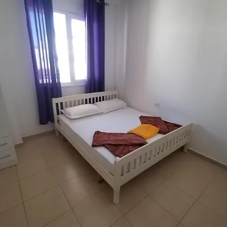 - Kune Lägenhet Shëngjin
