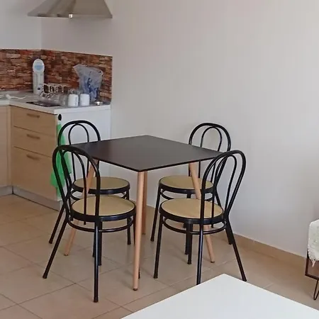 - Kune Lägenhet *